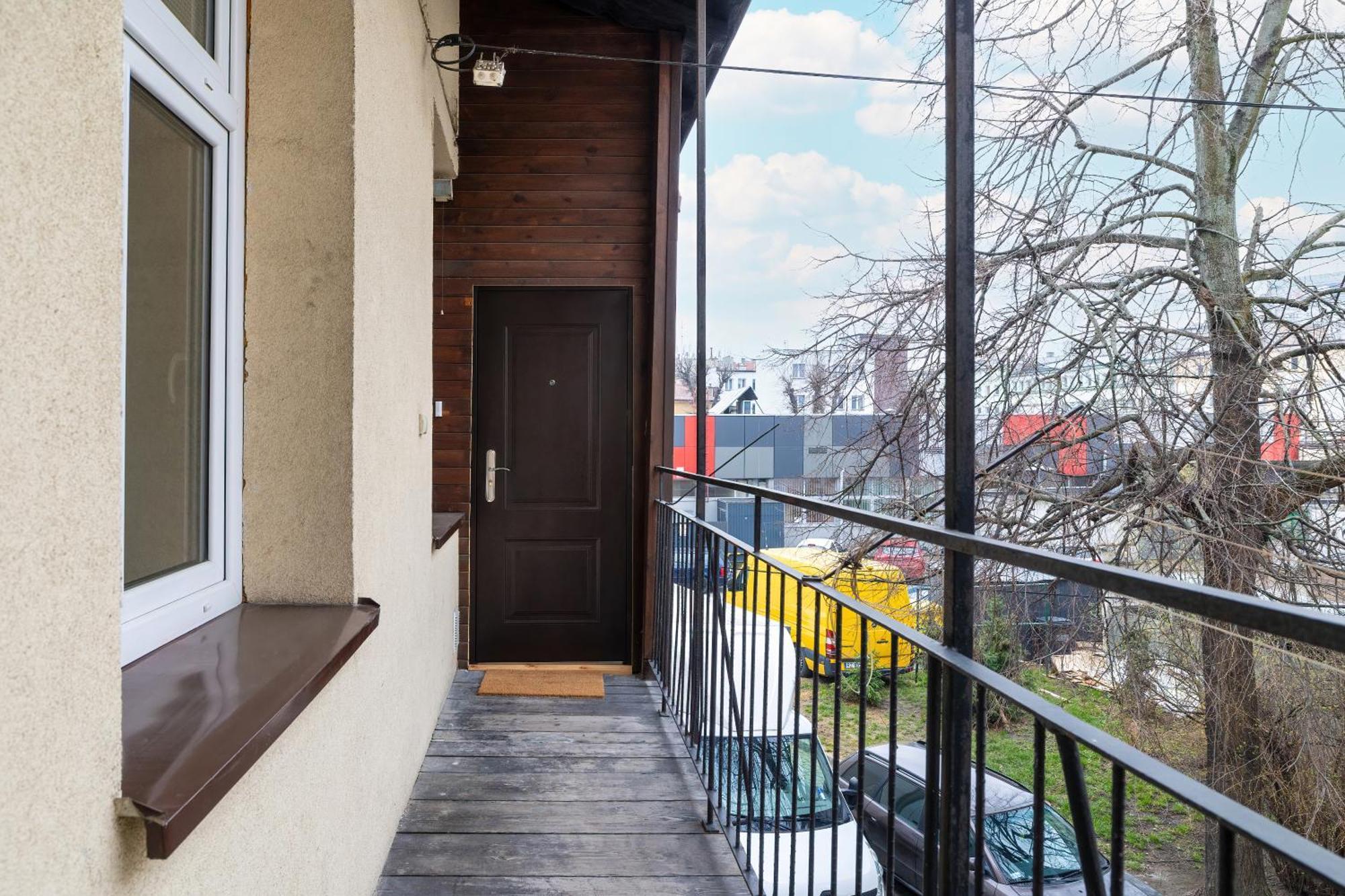 Comfortable & Bright By Renters Apartment *